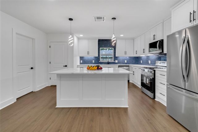 6207 Hirondel Street, Houston, TX 77087
