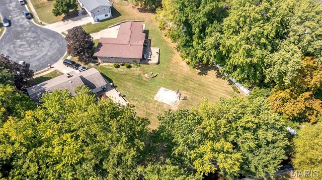 6 Cambridge Court, St Charles, MO 63301