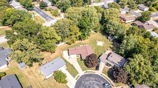 6 Cambridge Court, St Charles, MO 63301