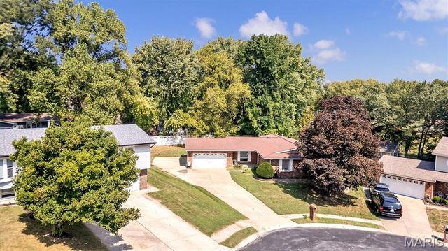 6 Cambridge Court, St Charles, MO 63301
