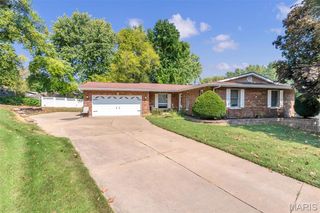 6 Cambridge Court, St Charles, MO 63301
