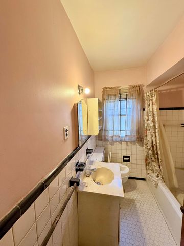 15339 Sussex Street, Wayne City, MI 48227