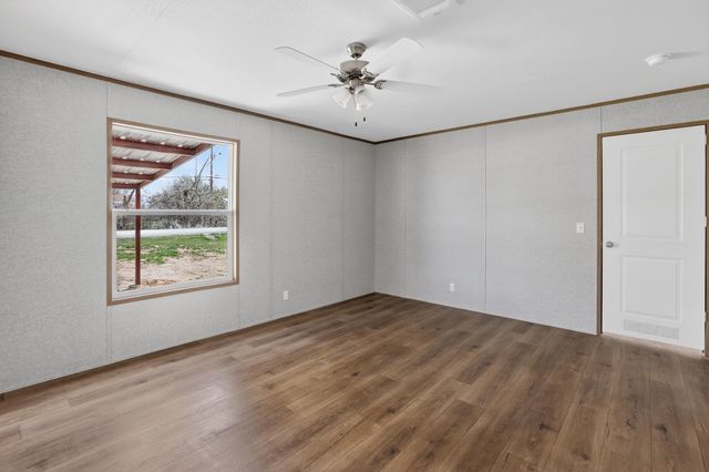 309 Rhett Court, Aurora, TX 76078