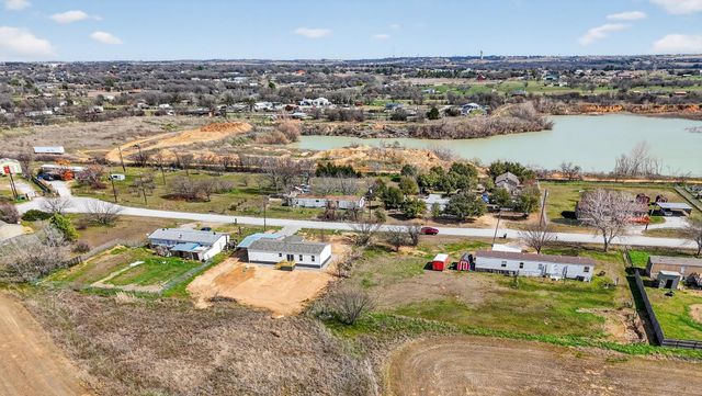 309 Rhett Court, Aurora, TX 76078