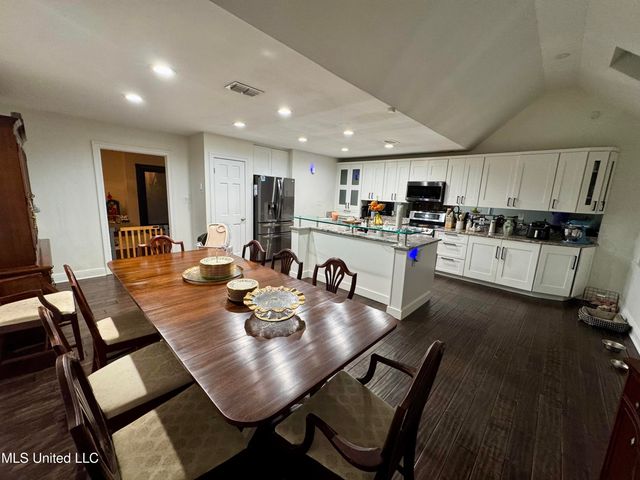 1703 Roswell Street, Pascagoula, MS 39581