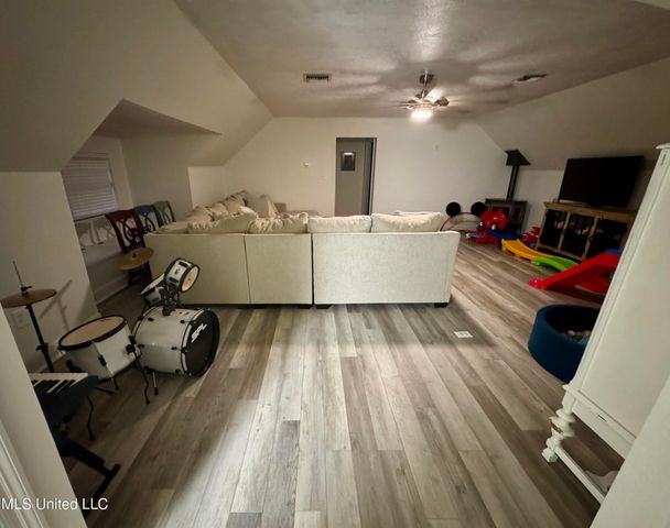 1703 Roswell Street, Pascagoula, MS 39581