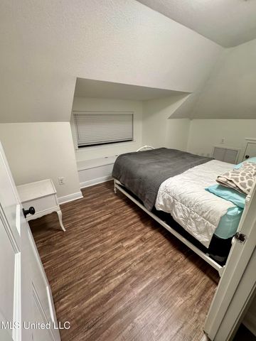 1703 Roswell Street, Pascagoula, MS 39581