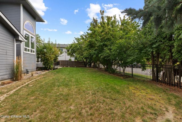 123 S Lincoln Ave, Sandpoint, ID 83864
