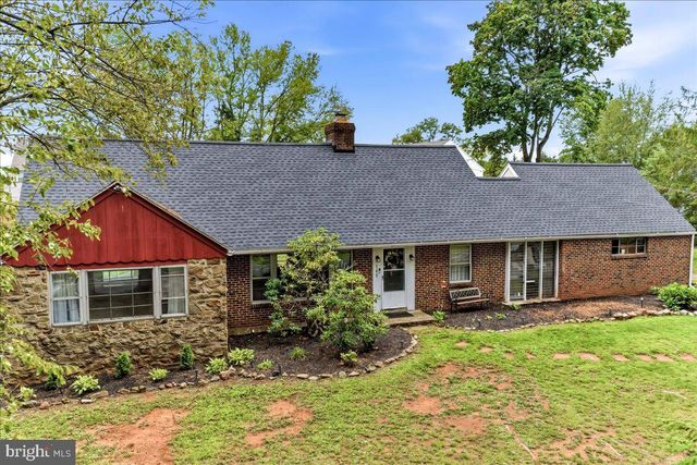 140 W 7TH AVE, Trappe, PA 19426