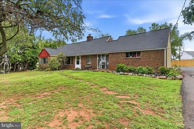 140 W 7TH AVE, Trappe, PA 19426