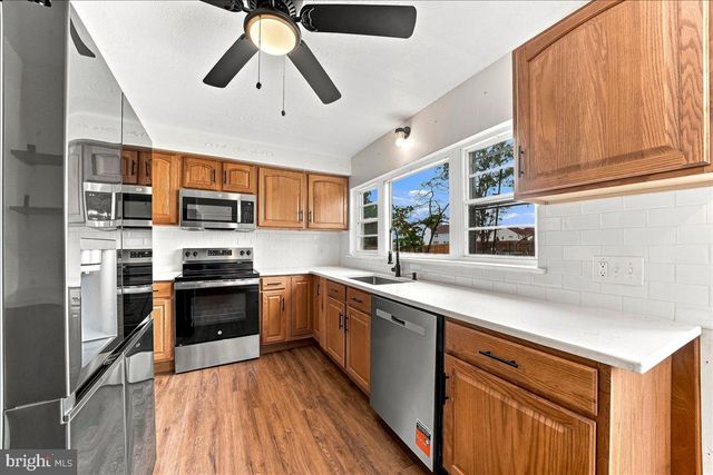 140 W 7TH AVE, Trappe, PA 19426