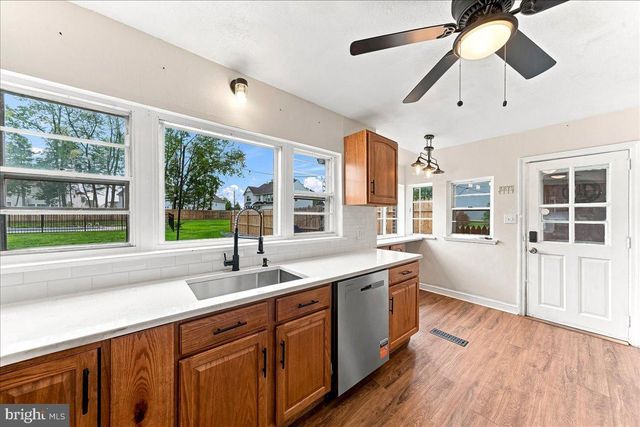 140 W 7TH AVE, Trappe, PA 19426