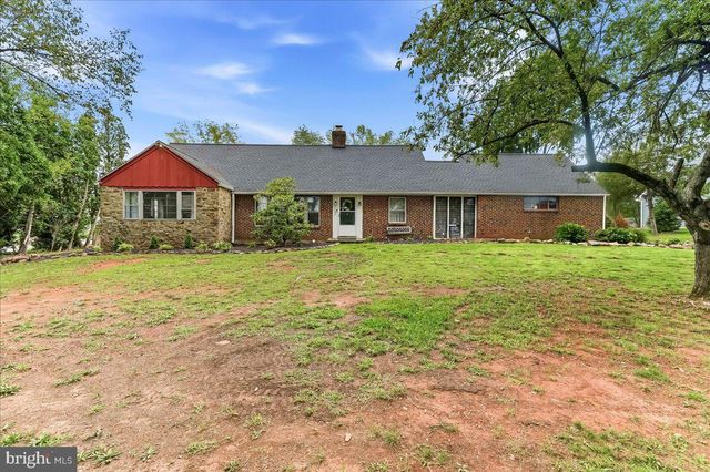 140 W 7TH AVE, Trappe, PA 19426