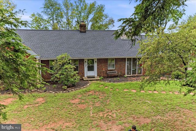 140 W 7TH AVE, Trappe, PA 19426