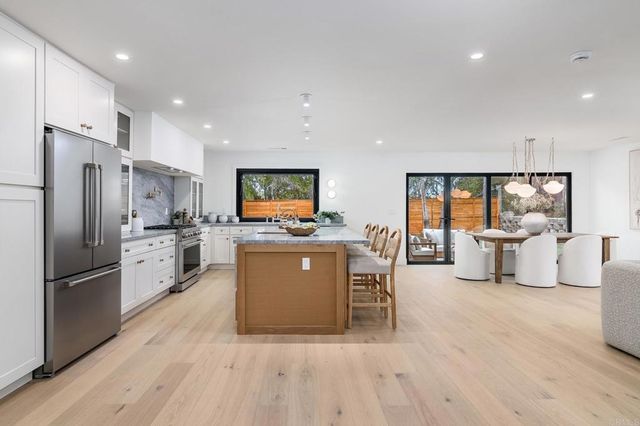 602 Fresca St, Solana Beach, CA 92075