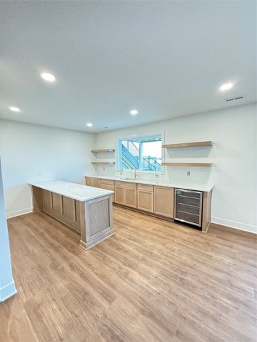 565 NW Mosaic Avenue, Waukee, IA 50263