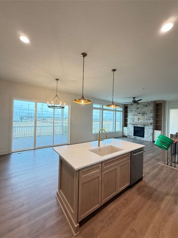 565 NW Mosaic Avenue, Waukee, IA 50263