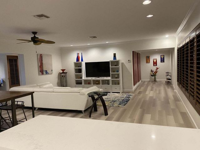 325 Sunset Drive A, Fort Lauderdale, FL 33301
