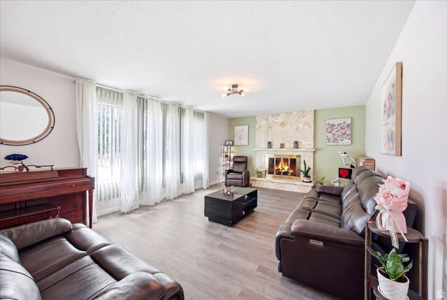 954 N 2600 W, Clinton, UT 84015