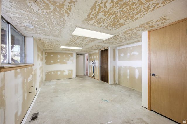 954 N 2600 W, Clinton, UT 84015