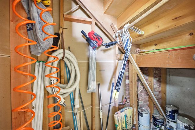 954 N 2600 W, Clinton, UT 84015