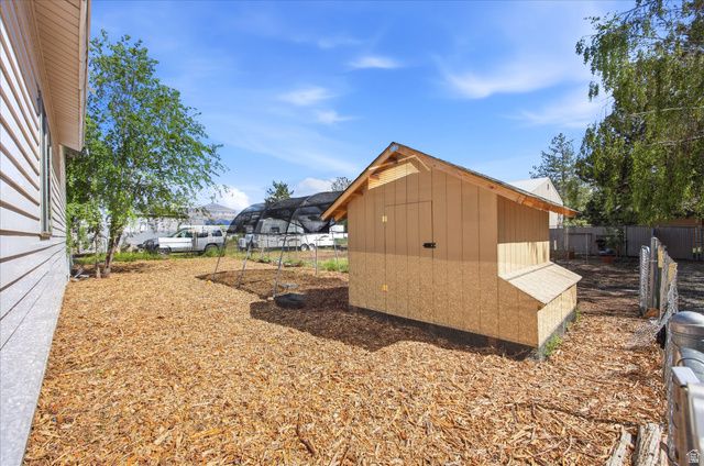 954 N 2600 W, Clinton, UT 84015