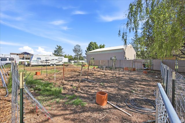 954 N 2600 W, Clinton, UT 84015