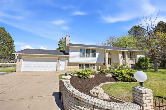 954 N 2600 W, Clinton, UT 84015