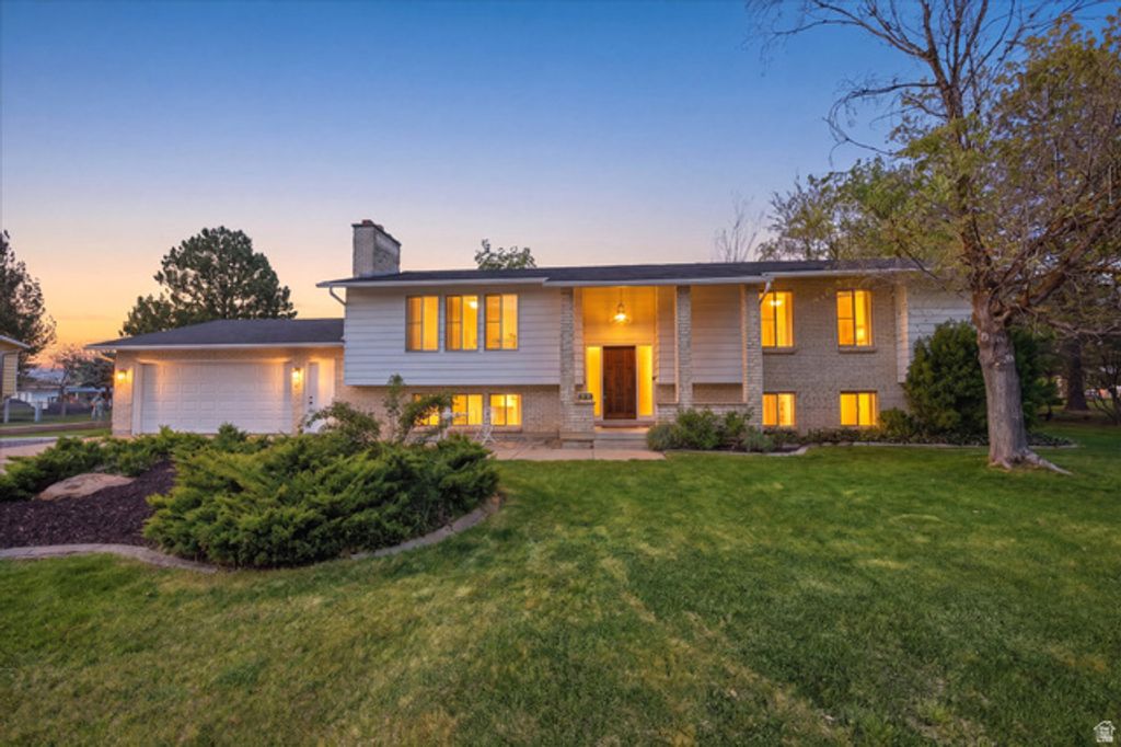 954 N 2600 W, Clinton, UT 84015