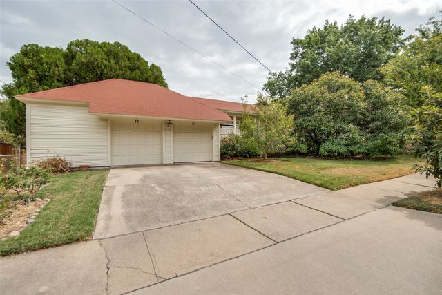6903 Clayton Avenue, Dallas, TX 75214
