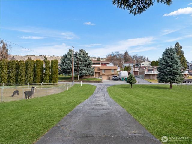 2434 & 2430 NW Alan Avenue, East Wenatchee, WA 98802