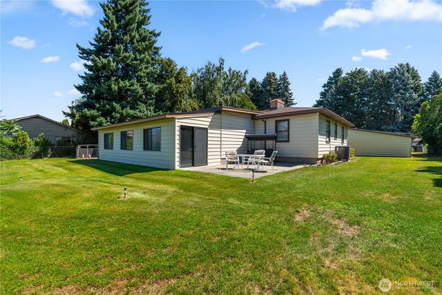 2434 & 2430 NW Alan Avenue, East Wenatchee, WA 98802