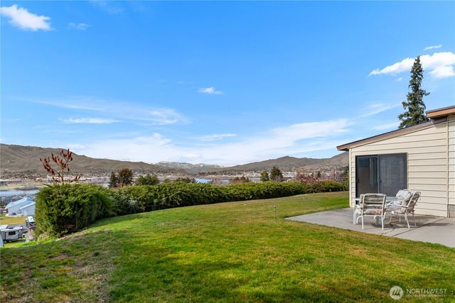 2434 & 2430 NW Alan Avenue, East Wenatchee, WA 98802