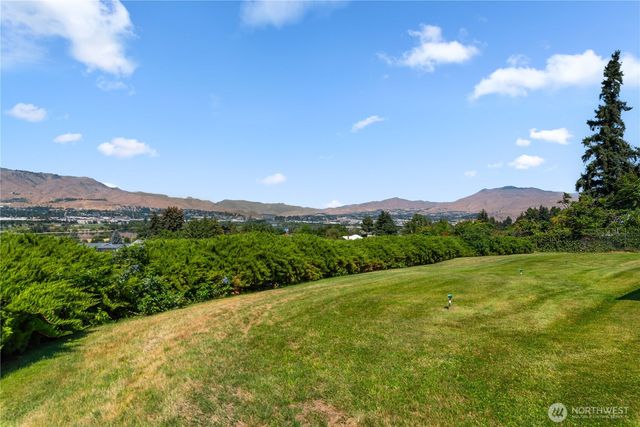 2434 & 2430 NW Alan Avenue, East Wenatchee, WA 98802