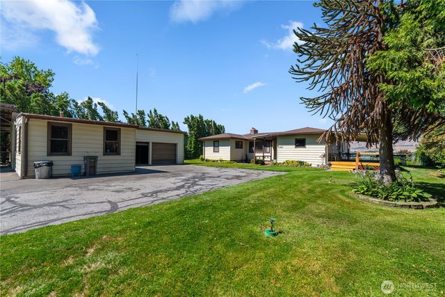 2434 & 2430 NW Alan Avenue, East Wenatchee, WA 98802