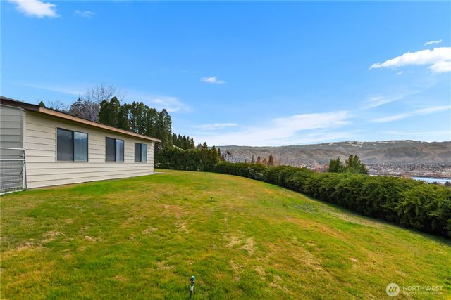 2434 & 2430 NW Alan Avenue, East Wenatchee, WA 98802
