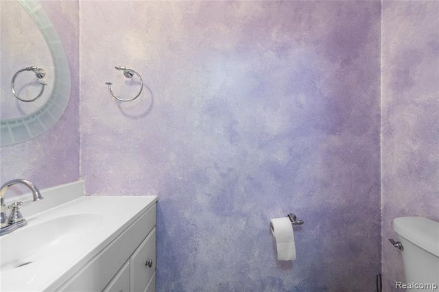 29417 Scarborough Drive, Warren, MI 48088