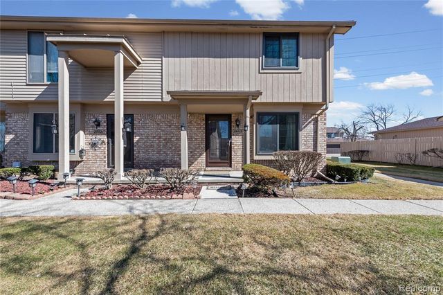 29417 Scarborough Drive, Warren, MI 48088