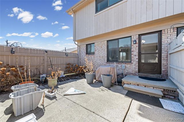 29417 Scarborough Drive, Warren, MI 48088