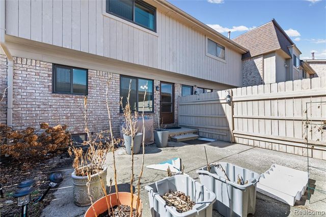 29417 Scarborough Drive, Warren, MI 48088