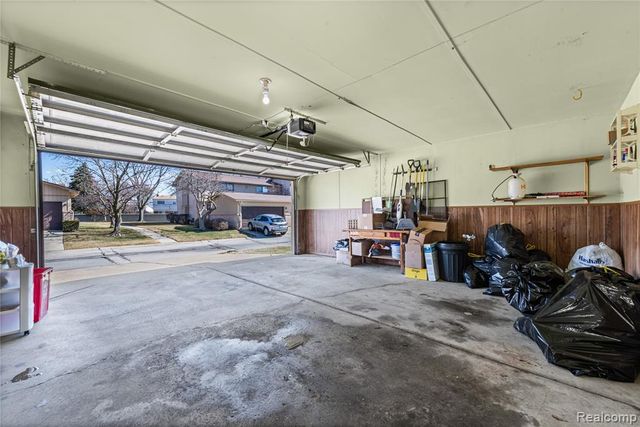 29417 Scarborough Drive, Warren, MI 48088