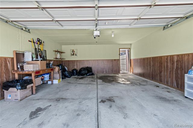 29417 Scarborough Drive, Warren, MI 48088