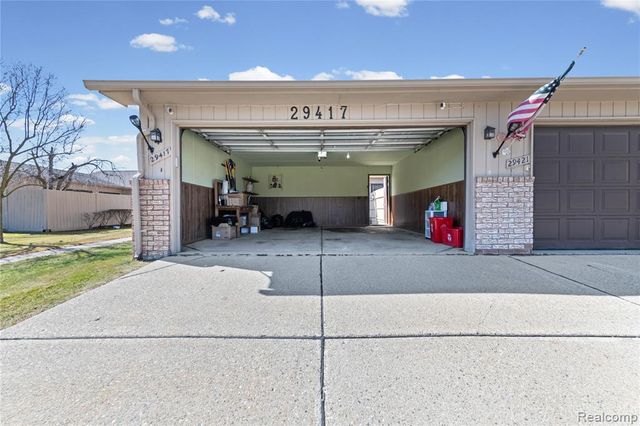 29417 Scarborough Drive, Warren, MI 48088