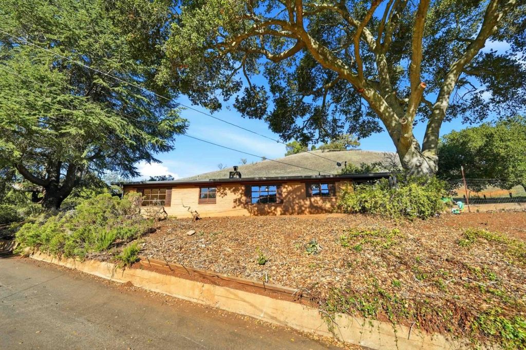 1795 Llagas Road A, Morgan Hill, CA 95037