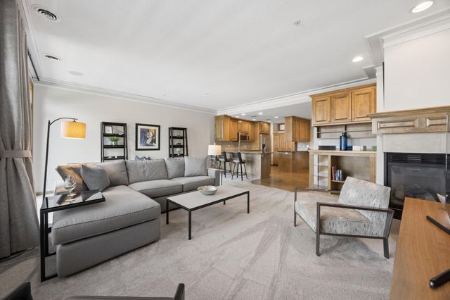 365 Willoughby Way W, Minnetonka, MN 55305