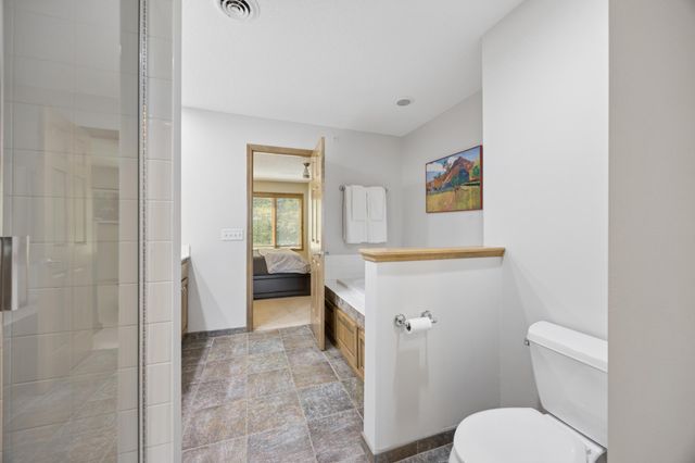 365 Willoughby Way W, Minnetonka, MN 55305
