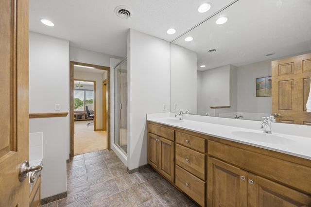 365 Willoughby Way W, Minnetonka, MN 55305
