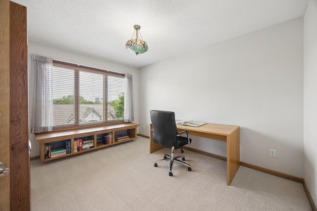 365 Willoughby Way W, Minnetonka, MN 55305