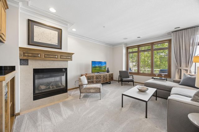 365 Willoughby Way W, Minnetonka, MN 55305