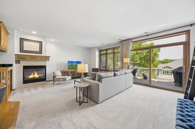365 Willoughby Way W, Minnetonka, MN 55305